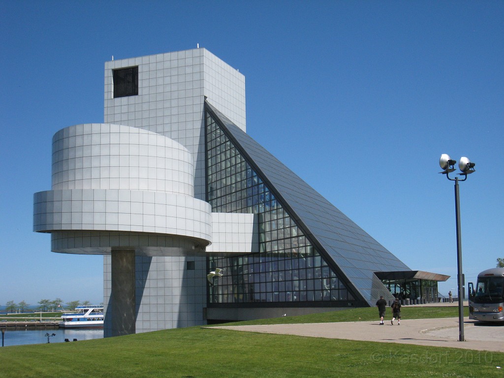 Rock n Roll Hall of Fame 2010 085.jpg - The Rock 'N Roll Hall of Fame in Cleveland Ohio. We made a day trip visit May 30, 2010. Bigger than I expected, with lots to see.